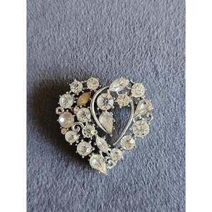 Vintage Lisner Rhinestone Heart Brooch